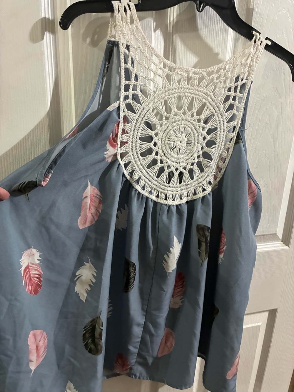 SHEIN Women’s 2X Feather Print Tank Top - Picture 5 of 5